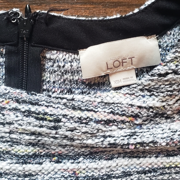 Loft Dress - Picture 3 of 4